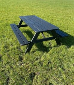 Goedkopepicknicktafels.nl | Zwarte XL Picknicktafel | Tuintafel 6 Persoons | Zwart Gespoten Gedroogd Grenen Hout! -Meubel Verkoop 1043x1200 2
