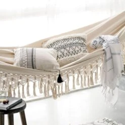 QUVIO Hangmat Voor In De Tuin - Tuinstoelen - Reishangmat Voor Camping, Outdoor En Reizen - Hamock - Katoen Ademend - Maximale Belasting Van 250KG - Lig Oppervlak Van 180 Cm - Geschikt Voor 1 Persoon - Beige 13 QUVIO Hangmat Voor In De Tuin - Tuinstoelen - Reishangmat Voor Camping, Outdoor En Reizen - Hamock - Katoen Ademend - Maximale Belasting Van 250KG - Lig Oppervlak Van 180 Cm - Geschikt Voor 1 Persoon - Beige -Meubel Verkoop 1200x1200 1286