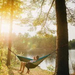 Kanyon Hangmat - Incl. Karabijnhaken En Riemen - Licht Parachutestof - 260 X 140 Cm - Tot 200kg - Groen/Khaki 15 Kanyon Hangmat - Incl. Karabijnhaken En Riemen - Licht Parachutestof - 260 X 140 Cm - Tot 200kg - Groen/Khaki -Meubel Verkoop 1200x1200 1292