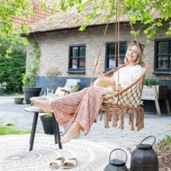 Vita5 Macramé Hangstoel - Voor Binnen En Buiten - Zonder Standaard - Incl. Kussen, Boekenvak En Beschermhoes - Tot 150kg - Bruin/Beige -Meubel Verkoop 1200x1200 59