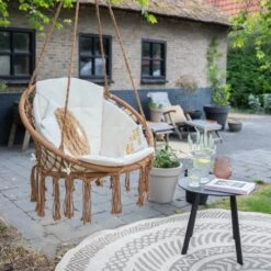 Vita5 Macramé Hangstoel - Voor Binnen En Buiten - Zonder Standaard - Incl. Kussen, Boekenvak En Beschermhoes - Tot 150kg - Bruin/Beige -Meubel Verkoop 1200x1200 60