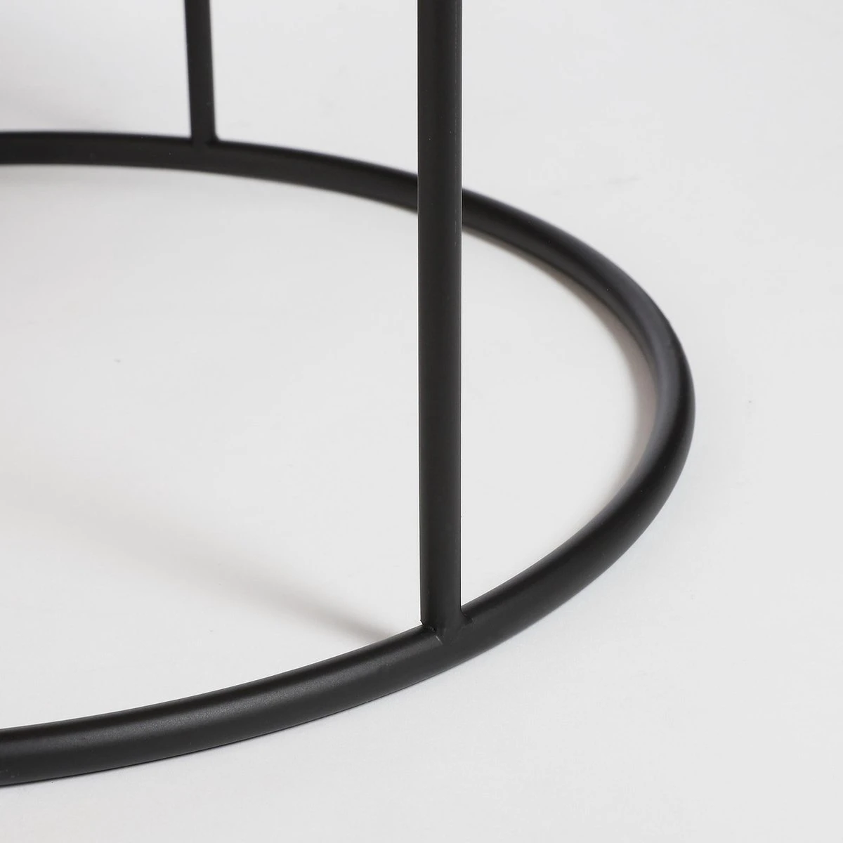 Mica Decorations Leandro Bijzettafel - Set Van 2 - H45 X Ø45 Cm - Zwart 7 Mica Decorations Leandro Bijzettafel - Set Van 2 - H45 X Ø45 Cm - Zwart - Afbeelding 5