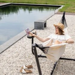 Vita5 Hangmat Met Standaard – 2 Persoons – Incl. Bekerhouder – 205kg Draaggewicht – Beige/Wit 19 Vita5 Hangmat Met Standaard – 2 Persoons – Incl. Bekerhouder – 205kg Draaggewicht – Beige/Wit -Meubel Verkoop 1200x1200 893