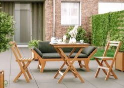 Bistro Set Hout Balkonset FSC – Patio Set Tuin – Houten Frans Tuinsetje – Kleine Tuinset – Complete Kleine Balkon Tafelset Met Gratis Bijzettafel – Hardhout FSC Balkonstoelen & Balkon Tafel - Tuintafel En Stoelen - Bistroset Van Hout – Balcony Set -Meubel Verkoop 1200x857 8